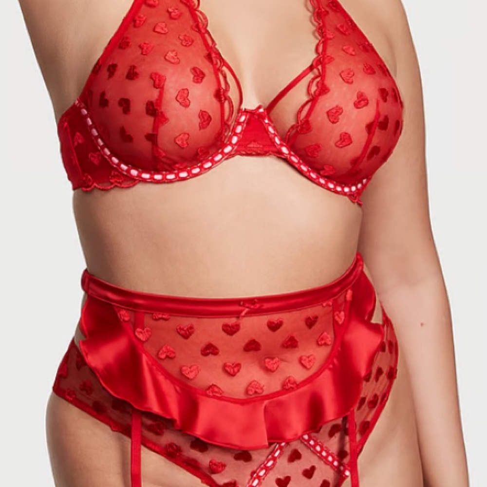 Victoria Secret DREAM ANGELS
Heart Embroidery Garter Skirt
